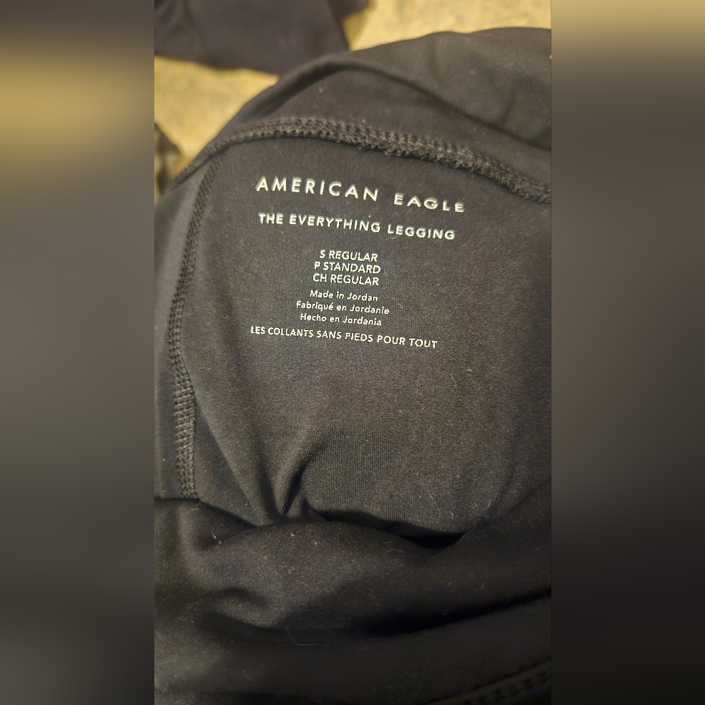 American Eagle Leggings Size SMALL  The Everything Pocket Legging